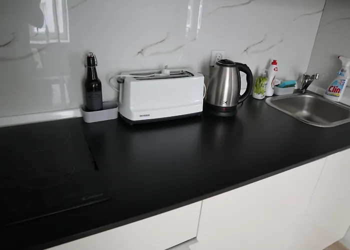 Miramar & Flats * بوزنان