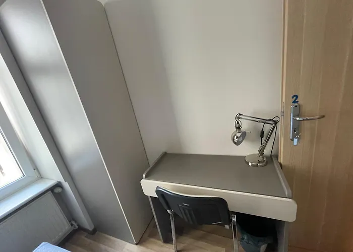 Miramar & Flats بوزنان