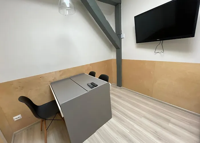 Miramar & Flats بوزنان